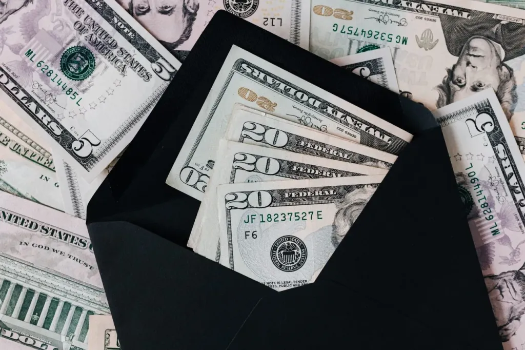 3100 brutto ile to netto? Kalkulator pensji online