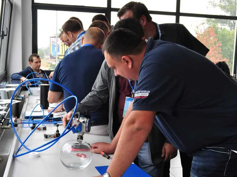 Praca w pneumatyce – producent siłowników